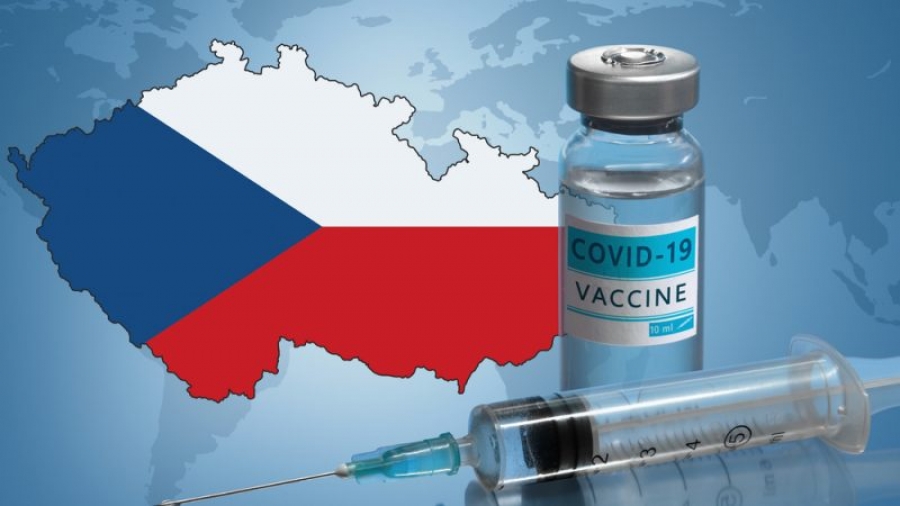 Τσεχία: Η κυβέρνηση συστήνει να εμβολιάζονται με AstraZeneca και J&J μόνο οι άνω των 60