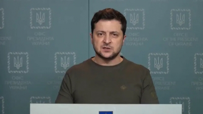 Zelensky: Το ΝΑΤΟ δεν είναι έτοιμο να δεχτεί την Ουκρανία - «Δεν θα πέσουμε στα γόνατα να ικετεύουμε»