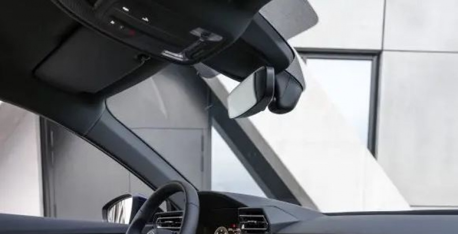 Γιατί τα παρμπρίζ και τα παράθυρα έχουν μαύρες κουκκίδες;