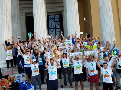Εθελοντές μαραθωνοδρόμοι του Ομίλου ΟΤΕ διένυσαν τα 42χλμ μαζί με αθλητές με αμαξίδιο του MDA Ελλάς