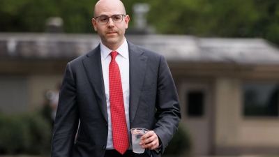 Προειδοποίηση για αμερικανική οικονομία από Miran: Κίνδυνος για ύφεση, εάν η Fed δεν μειώσει τα επιτόκια