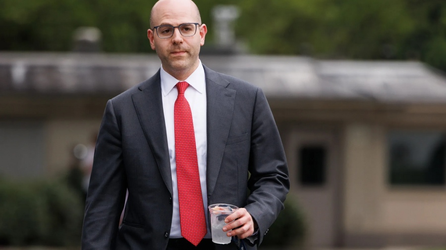 Προειδοποίηση για αμερικανική οικονομία από Miran: Κίνδυνος για ύφεση, εάν η Fed δεν μειώσει τα επιτόκια