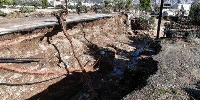 Μεγάλες καταστροφές από τις πλημμύρες στην Κινέτα - Άνοιξε στο ένα ρεύμα η ε.ο. Αθηνών – Κορίνθου – Έλληνες οι 2 νεκροί στο Αντίρριο