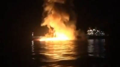 Tasnim: Αμερικανικό δεξαμενόπλοιο έπιασε φωτιά μετά από σύγκρουση στη Σάρτζα