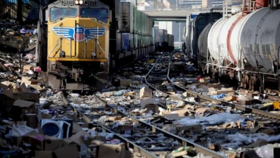 Αντιμέτωπες με σωρεία… «επιδρομών» σε τρένα οι μεταφορικές εταιρείες στις ΗΠΑ