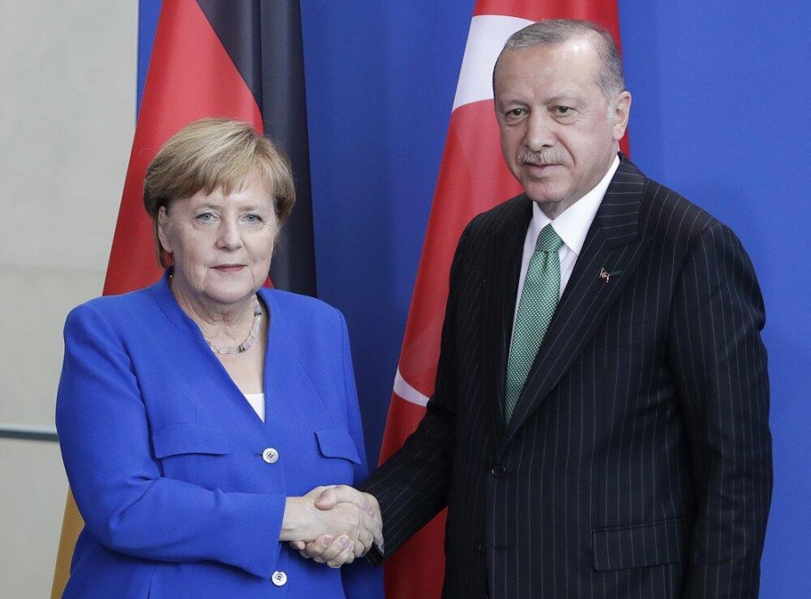 Φιάσκο η Σύνοδος με νέα πίστωση χρόνου σε Τουρκία - H Merkel παραπέμπει σε ΝΑΤΟ, ΗΠΑ για embargo όπλων - Erdogan: Η ΕΕ δεν θα αποφασίσει κυρώσεις τον Μάρτιο