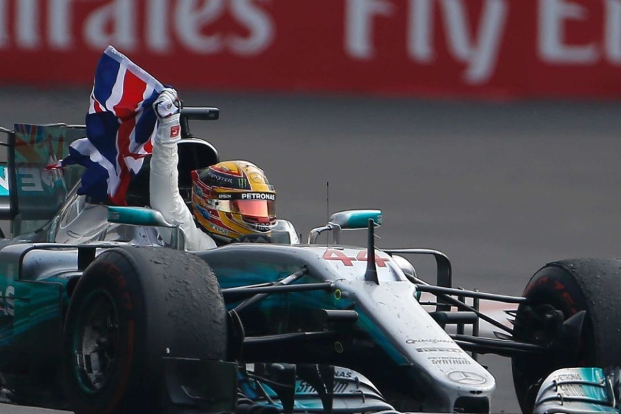 F1: Από την pole position θα ξεκινήσει ο Hamilton στο Grand Prix της Σιγκαπούρης