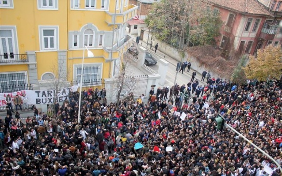 Αλβανία: Χιλιάδες φοιτητές στους δρόμους για τη μείωση των διδάκτρων