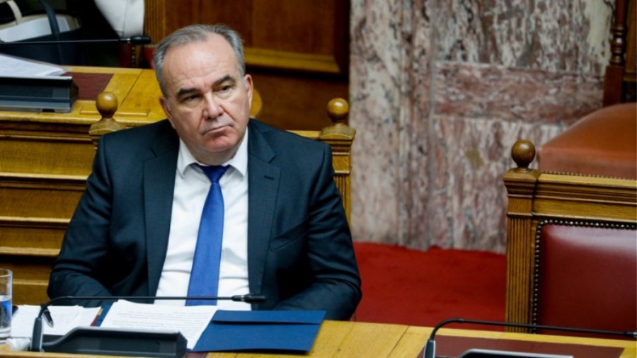 Παπαθανάσης: Δεν θα αφεθεί κανείς χωρίς τη στήριξη της Πολιτείας – Δεν κλείνει το λιανικό εμπόριο και η εστίαση