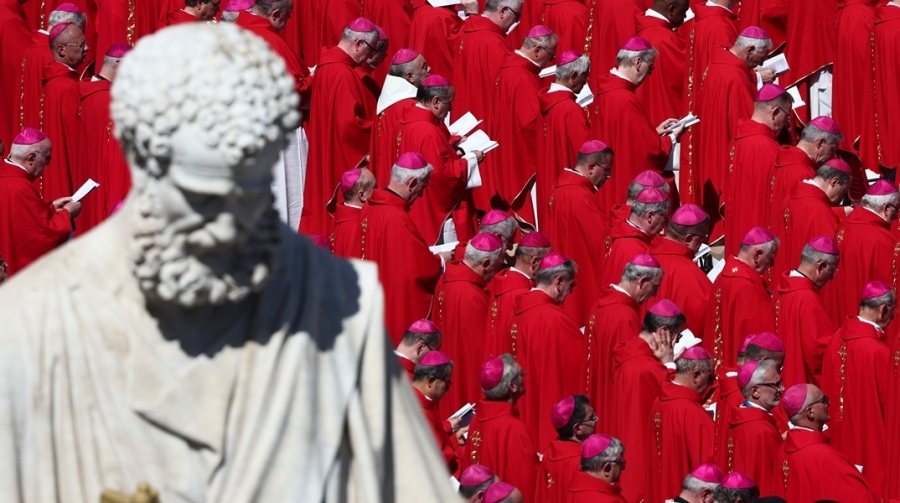 Καπνός, Σκάνδαλα, Διπλωματία - Ιστορική αλλαγή στην Καθολική Εκκλησία - Το Κονκλάβιο του... αιώνα φέρνει ολική ανατροπή