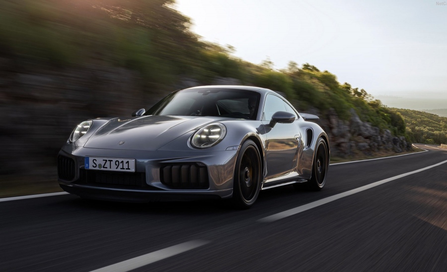 Υβριδική… καταιγίδα: Η νέα Porsche 911 Turbo S φτάνει τους 711 ίππους