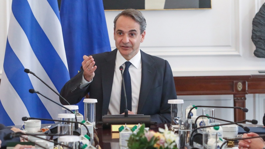 Με πλάτες Ιερώνυμου... ο Μητσοτάκης: Θα ψηφιστεί το επαίσχυντο για τα ομόφυλα - Επιστολική ψήφος και σε εθνικές εκλογές