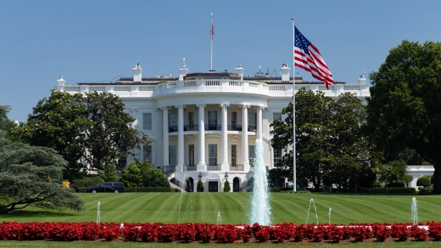 Ανατροπή από τον Λευκό Οίκο: Οι διαπραγματεύσεις με το Ιράν θα γίνουν κανονικά παρά την επίθεση drone στο USS Lincoln