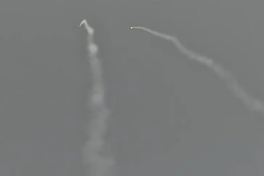 Αστραπή στον ουρανό: Το Ιράν χρησιμοποίησε για πρώτη φορά τον πύραυλο Haj Qasem των 500 κιλών