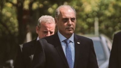 Βελόπουλος: Η περιοχή μας φλέγεται, αλλά ο ανέμελος Μητσοτάκης κάνει βουτιές στις παραλίες