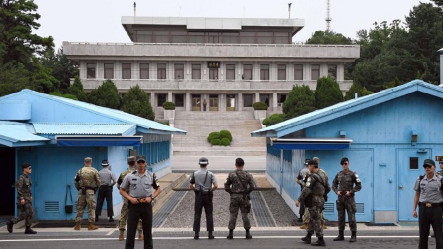 Πανμουντζόμ: Στο χωριό εκεχειρίας και των δολοφόνων με τσεκούρια της Κορέας συναντώνται Moon - Kim jong un