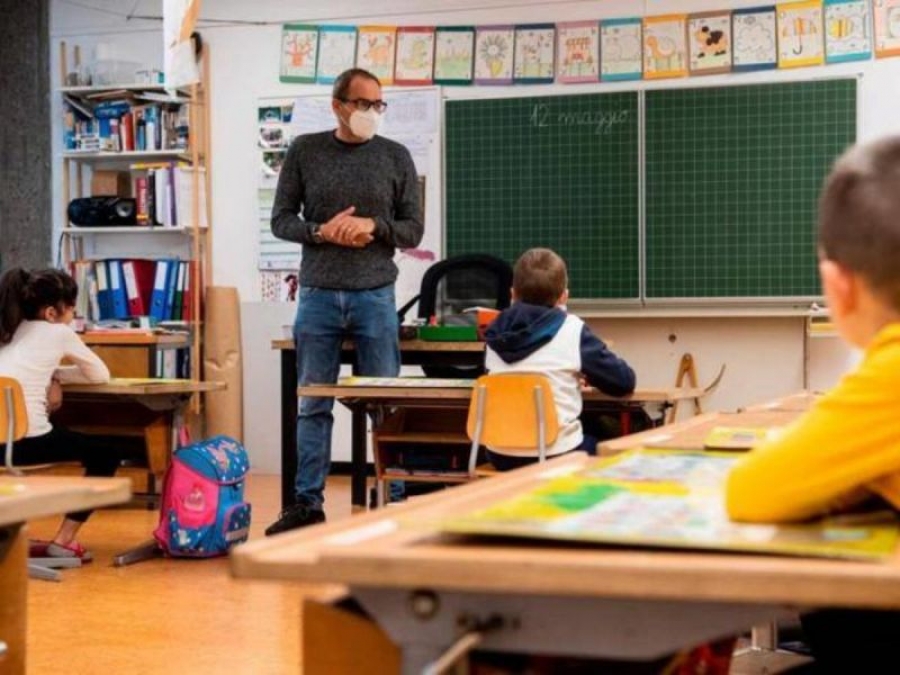 La Repubblica - Ιταλία: Στο τραπέζι ο υποχρεωτικός εμβολιασμός των εκπαιδευτικών