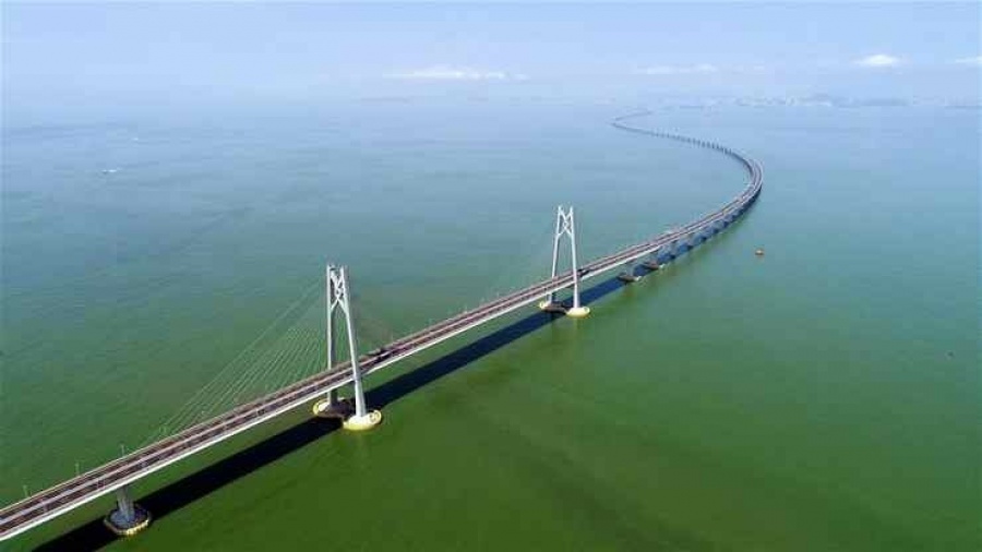 Κίνα: Παραδίδεται στην κυκλοφορία στις 24/10 η μεγαλύτερη θαλάσσια γέφυρα του κόσμου