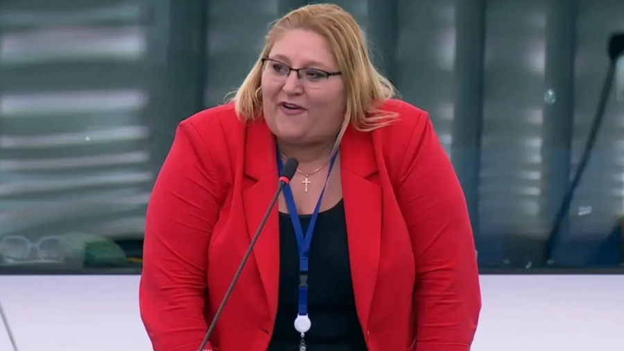 Σαρωτική η Sosoaka (ευρωβουλευτής): Οι Ρουμάνοι δεν συμφωνούμε να πεθάνουμε για την Ουκρανία - Δικτάτορας ο Zelensky