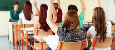 Γαλλία: Επέστρεψαν στις αίθουσες οι μαθητές των γυμνασίων και των λυκείων