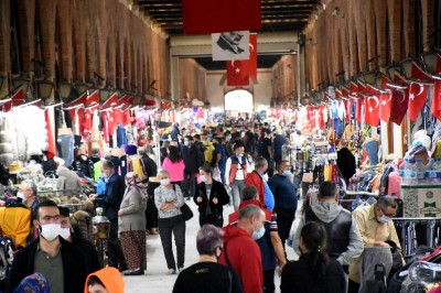 Ποια πανδημία; Η πόλη Edirne παραμένει το αγαπημένο σημείο αγορών για τους Βούλγαρους και γίνεται χαμός