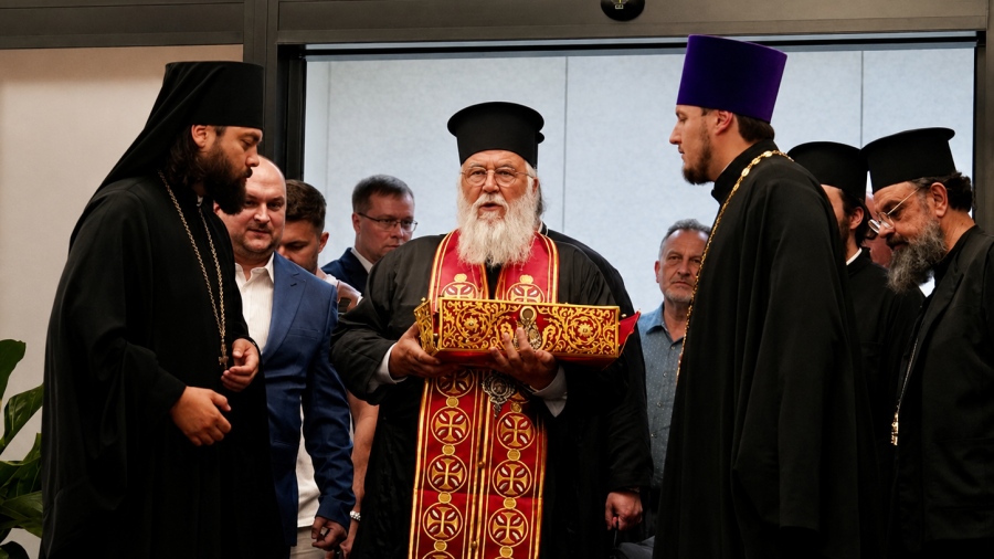 Κάτι αλλάζει: Οι Μοσχοβίτες τίμησαν τον Άγιο Σπυρίδωνα παρουσία του Μητροπολίτη Κέρκυρας Νεκταρίου