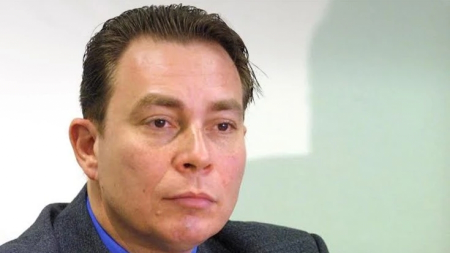 Τέλος η συνεργασία της ΕΡΤ με τον δημοσιογράφο Καρμοίρη μετά το ρατσιστικό σχόλιό του