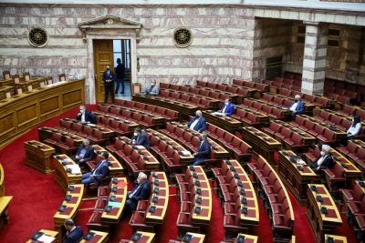 Βουλή: Στους 120 αυξάνεται ο αριθμός των βουλευτών με ταυτόχρονη φυσική παρουσία στην Ολομέλεια