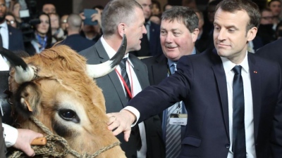 Γαλλία: Φιάσκο Macron, αρνήθηκε να συναντηθεί με τους αγρότες υπό τον φόβο «θερμής υποδοχής»