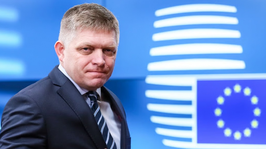 «Μπουρλότο» στην ΕΕ - Ο Fico (Σλοβακία) απειλεί με veto να τινάξει στον αέρα τη χρηματοδότηση της Ουκρανίας
