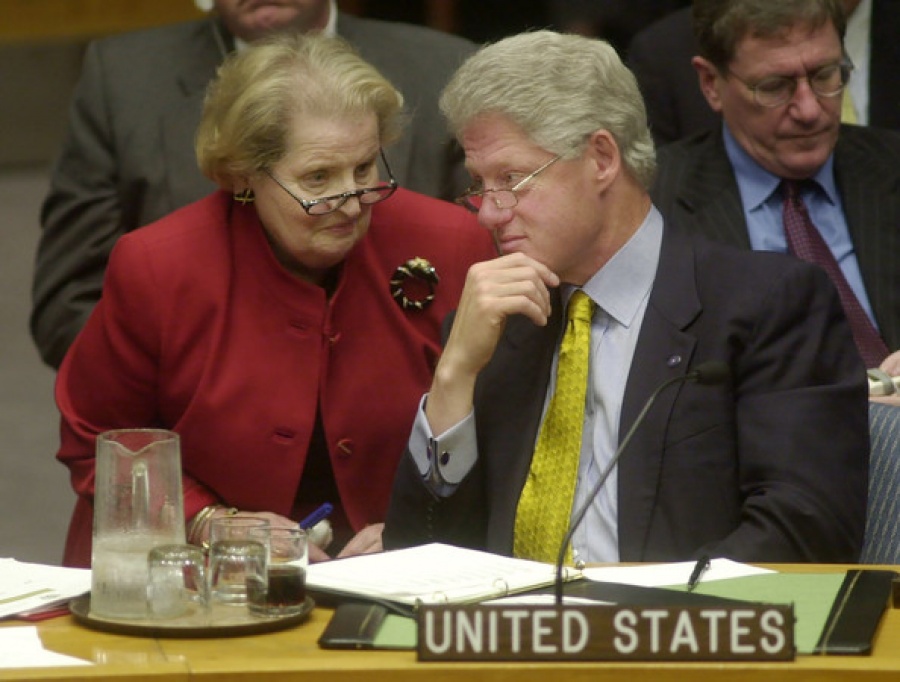 Με Bill Clinton και Madeleine Albright  γιορτάζουν στο Κόσοβο τα 20 χρόνια από την είσοδο των νατοϊκών δυνάμεων
