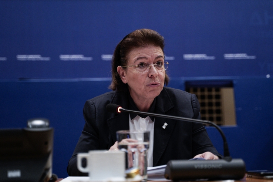 Η ρωσική πρεσβεία τα βάζει με τη Μενδώνη με αφορμή την ακύρωση των εκδηλώσεων