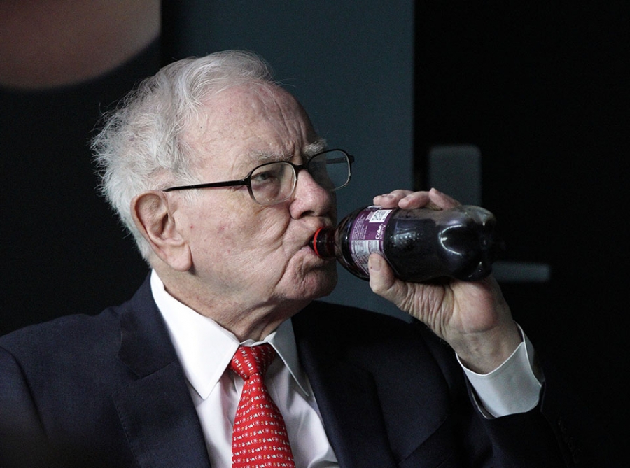 Ο Warren Buffett πίνει 5 coca cola την ημέρα: Δεν πρόκειται να φάω μπρόκολο στη ζωή μου