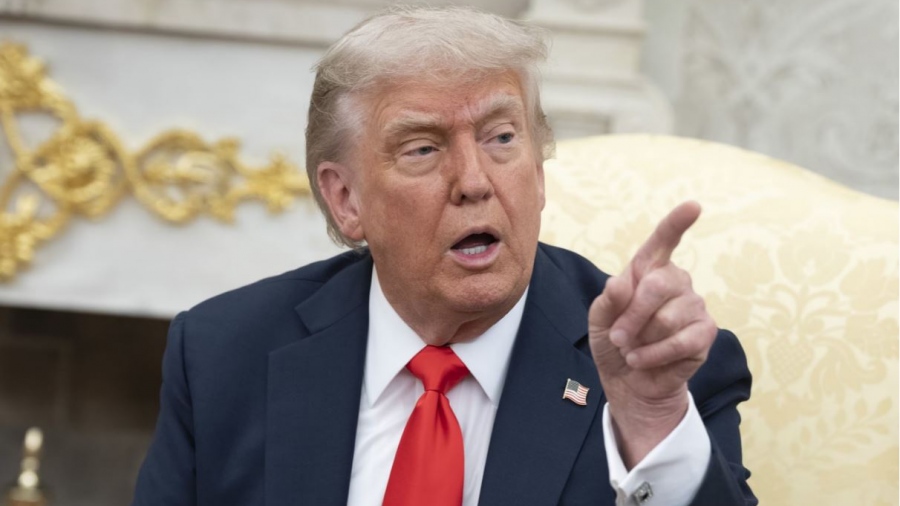 Περίεργη υπαναχώρηση από Trump: «Έχω πληροφορίες ότι σταμάτησαν οι δολοφονίες στο Ιράν»