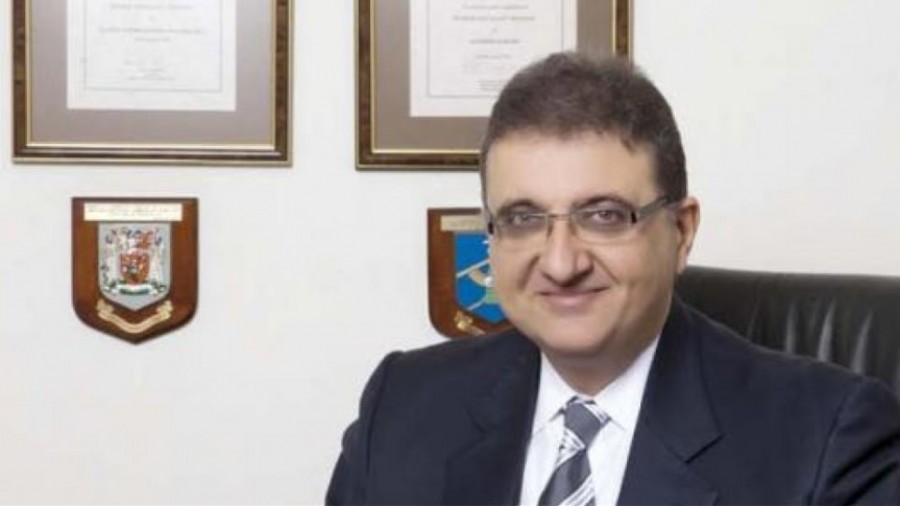 Εξαδάκτυλος (Πανελλήνιος Ιατρικός Σύλλογος): Παρά πολύ ανησυχητικές οι εικόνες έξω από τις εκκλησίες