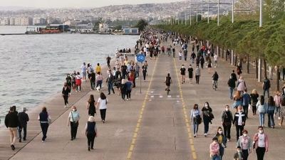 Θεσσαλονίκη: Πρόστιμα σε πέντε ιδιοκτήτες που έβγαλαν τους σκύλους τους βόλτα χωρίς λουρί