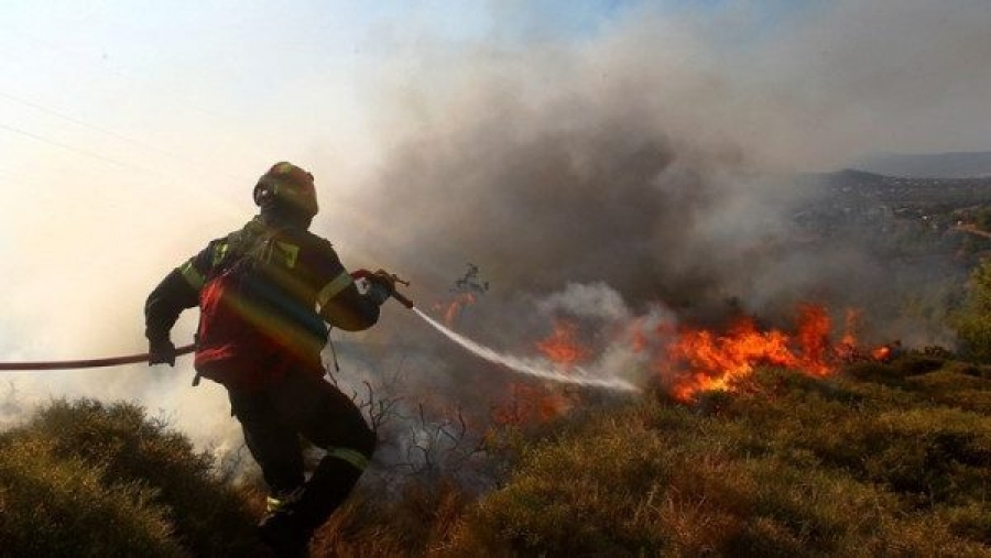 Υπό μερικό έλεγχο η φωτιά στη Ναυπακτία – Σε επιφυλακή η Πυροσβεστική