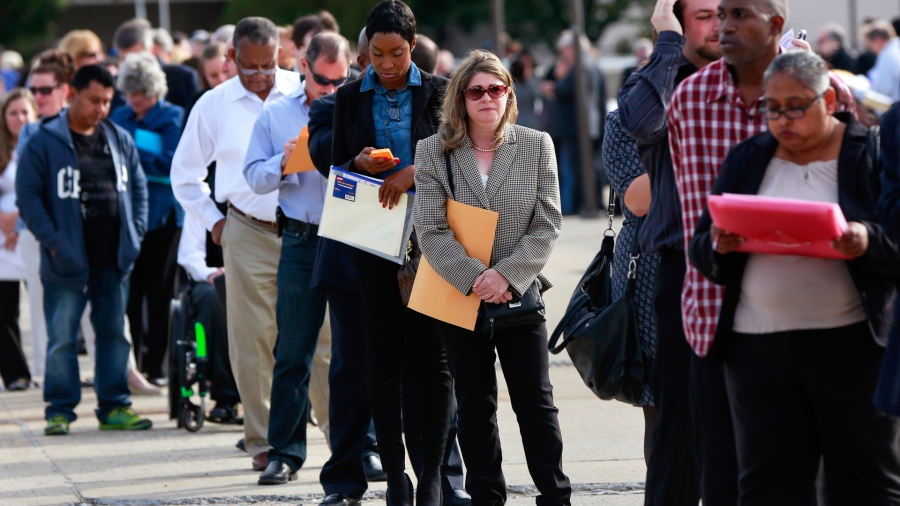 ΗΠΑ - Καλύτερα των εκτιμήσεων τα στοιχεία για τα επιδόματα ανεργίας - Οι νέες αιτήσεις μειώθηκαν σε 218.000