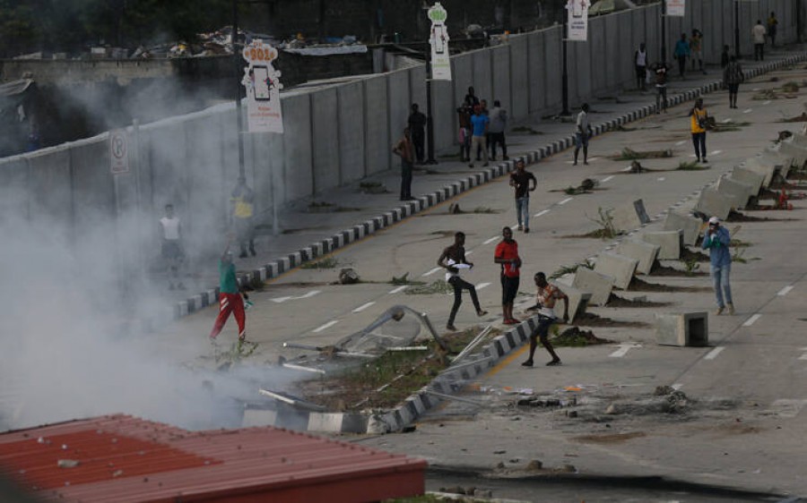 Χάος στη Νιγηρία - Ένταση και διεθνείς καταδίκες μετά τον θάνατο τουλάχιστον 12 διαδηλωτών