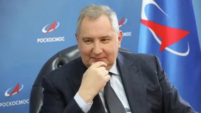 Ο επικεφαλής της Roskosmos Rogozin αποκάλεσε ηλίθιο τον πρώην υπουργό Εξωτερικών της Πολωνίας Sikorsky