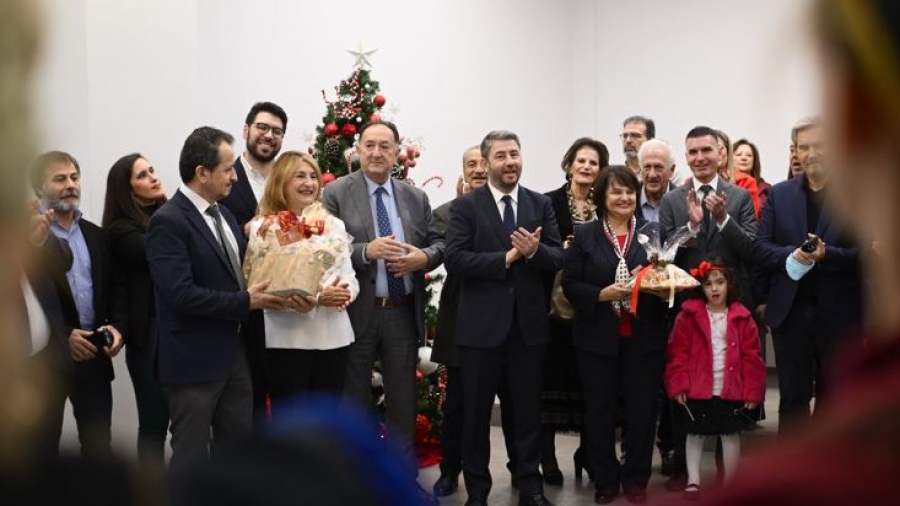 Τα κάλαντα των Χριστουγέννων έψαλαν στον Ανδρουλάκη: Χρέος μας να εργαστούμε για τα προβλήματα της κοινωνίας