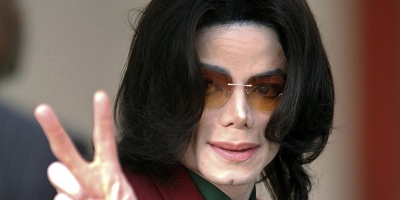 Eναντίον του Bashir στρέφονται η οικογένεια του Michael Jackson και η Sarah Palin