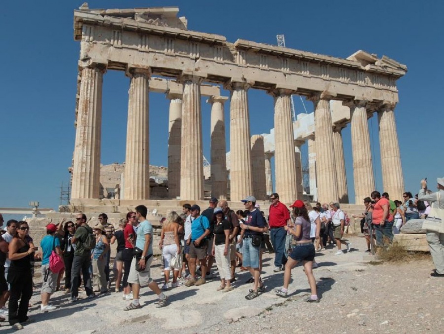 ΤτΕ: Ξεπέρασαν τα 30 εκατομμύρια οι τουρίστες στην Ελλαδα το 2017