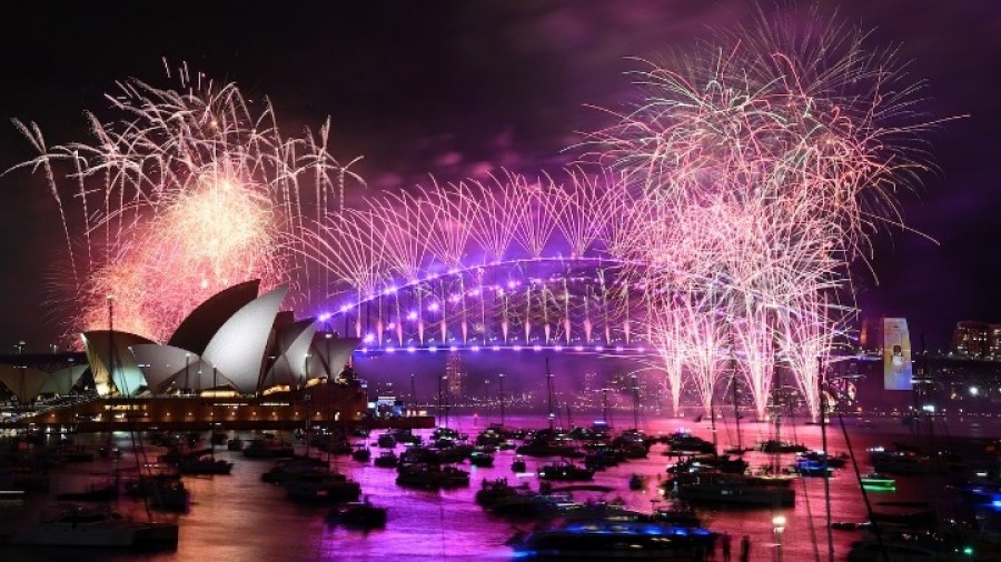 Αυστραλία και Νέα Ζηλανδία υποδέχθηκαν με εντυπωσιακά πυροτεχνήματα το 2024