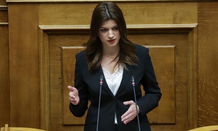 Βουλή, Πρόταση δυσπιστίας - Νοτοπούλου: Πρόταση δυσπιστίας για να δώσουμε προοδευτική διέξοδο στην «επιτελική» ανικανότητα