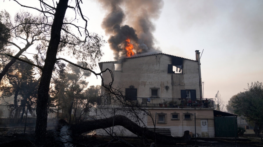 Καταστροφικές πυρκαγιές: 330 επικίνδυνες κατοικίες μέχρι στιγμής - Συνεχίζονται οι έλεγχοι