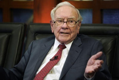 Buffett: Δωρίζει μετοχές της Berkshire αξίας 3,6 δισ. δολαρίων σε πέντε φιλανθρωπικά ιδρύματα