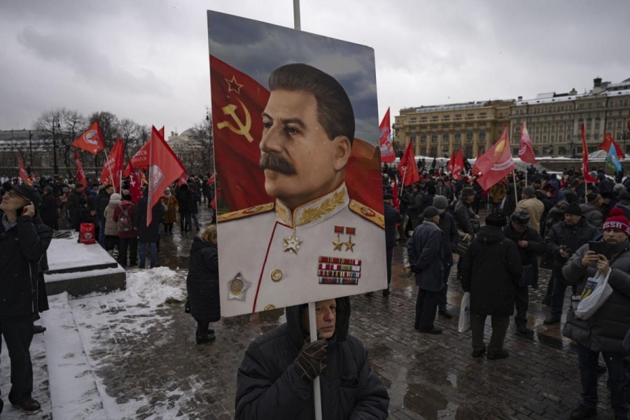Η Ρωσία θυμάται: Συγκέντρωση στην Κόκκινη Πλατεία για τα 70 χρόνια από τον θάνατο του Στάλιν