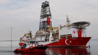 Aνοιχτά της Μερσίνης το τουρκικό γεωτρύπανο Yavuz – Ετοιμάζεται για κάθοδο στην Κύπρο