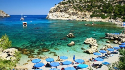 HolidayCheck: Οι 10 ελληνικές παραλίες που επιλέγουν οι Γερμανοί στις διακοπές